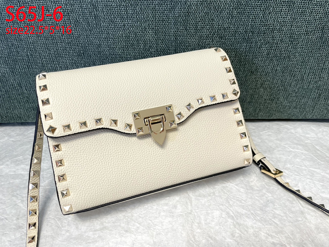 Valentino Rockstud · S65J — תמונה 18