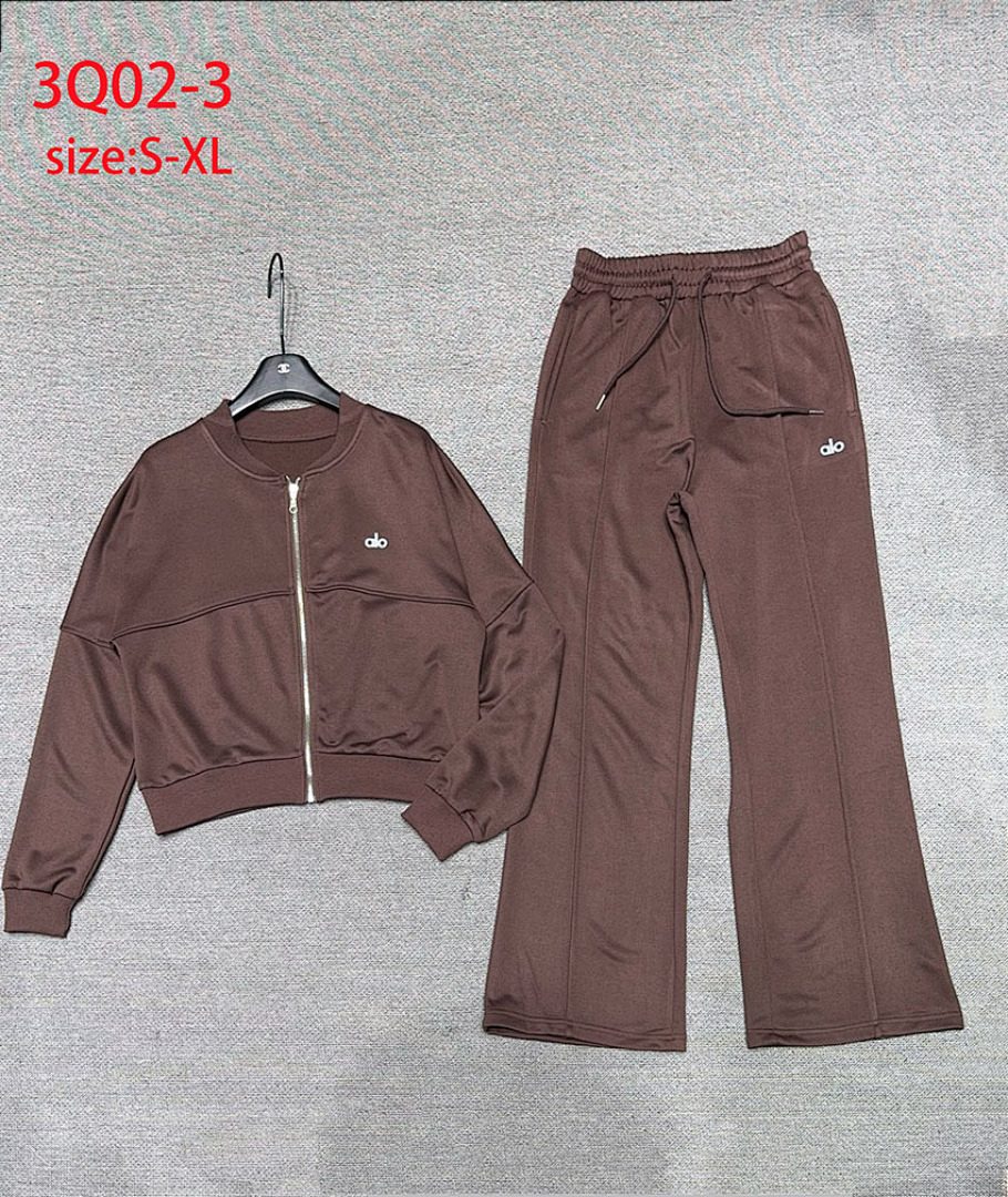 Alo Yoga Accolade Straight Leg Sweatpant · 3Q02