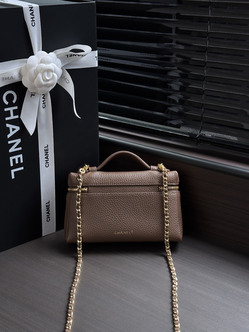 Chanel Slim Vanity Case with Chain · X03K — תמונה 16