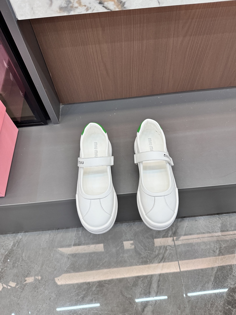 Miu Miu Plume Mary Jane · XX36 — תמונה 9