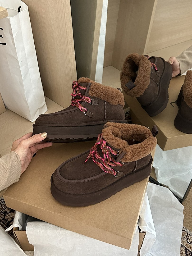 UGG — מגפיים · Y78G — תמונה 11