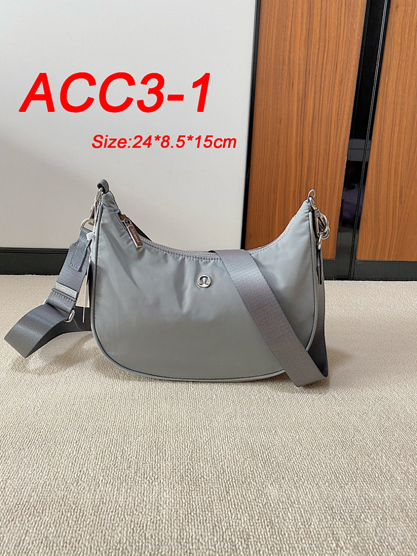 Lululemon City Essentials Small Shoulder Bag · ACC3 — תמונה 19