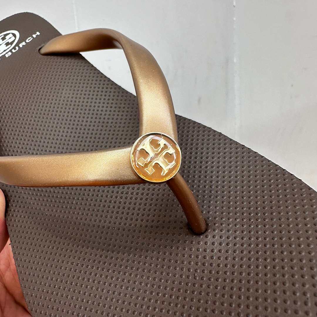 Tory Burch Kira Padded Flip-Flop · BBR5 — תמונה 9