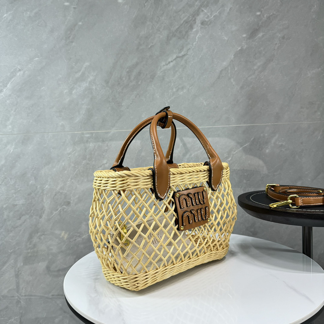 Miu Miu Rattan Top Handle Bag · JX89 — תמונה 9