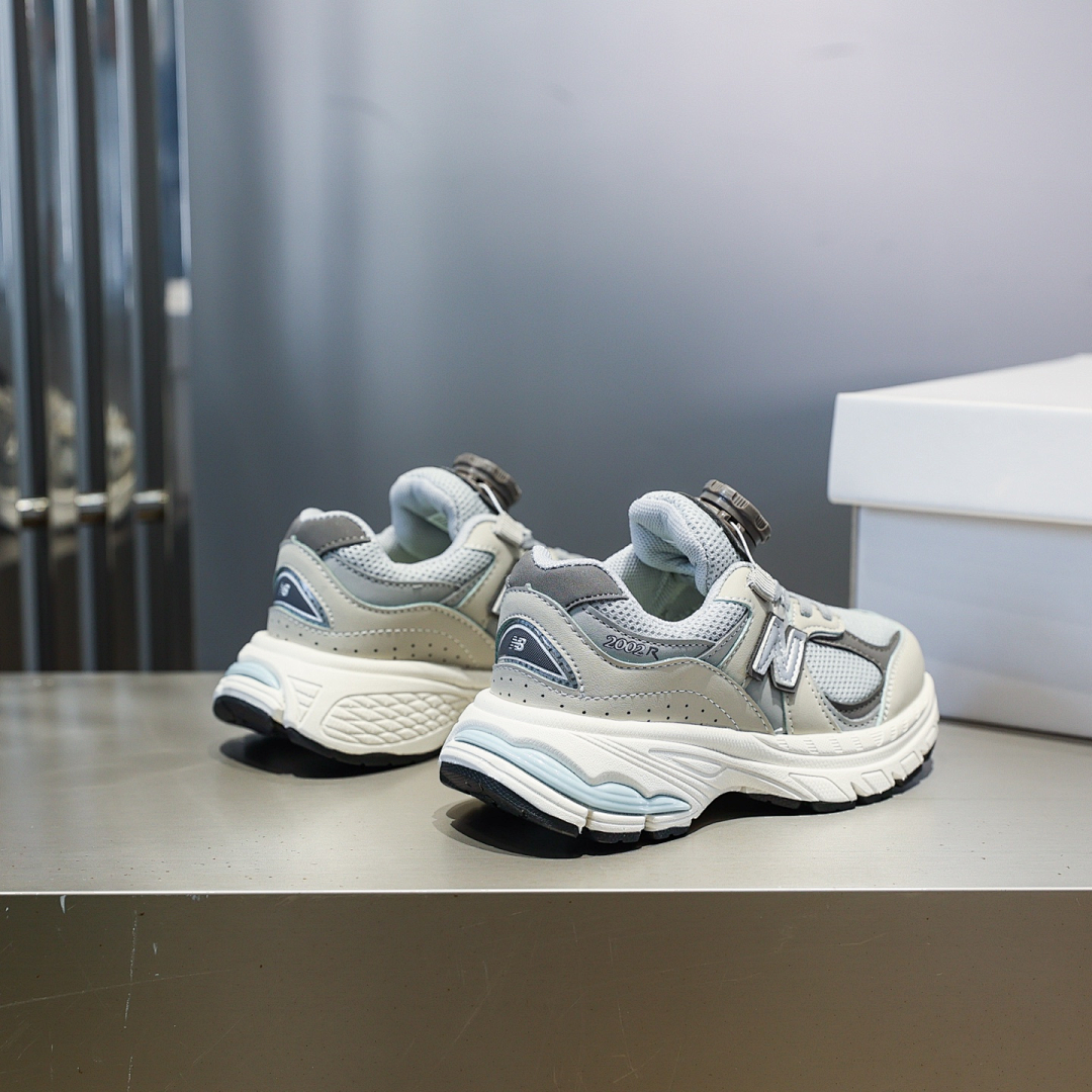 New Balance 2010 · NB2002 — תמונה 2