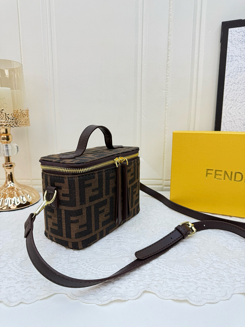 Fendi Vanity · 9E4P — תמונה 4