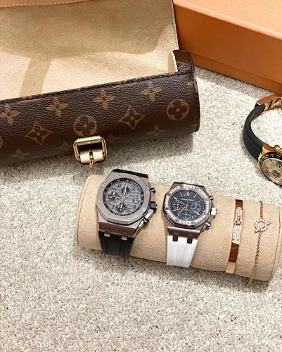 TRET LOUIS VUITTON watch box 49.9$