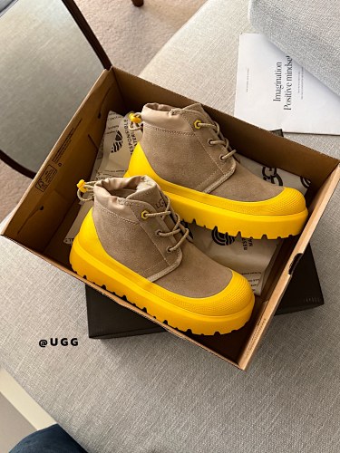 UGG Neumel Weather Hybrid · SAQ9