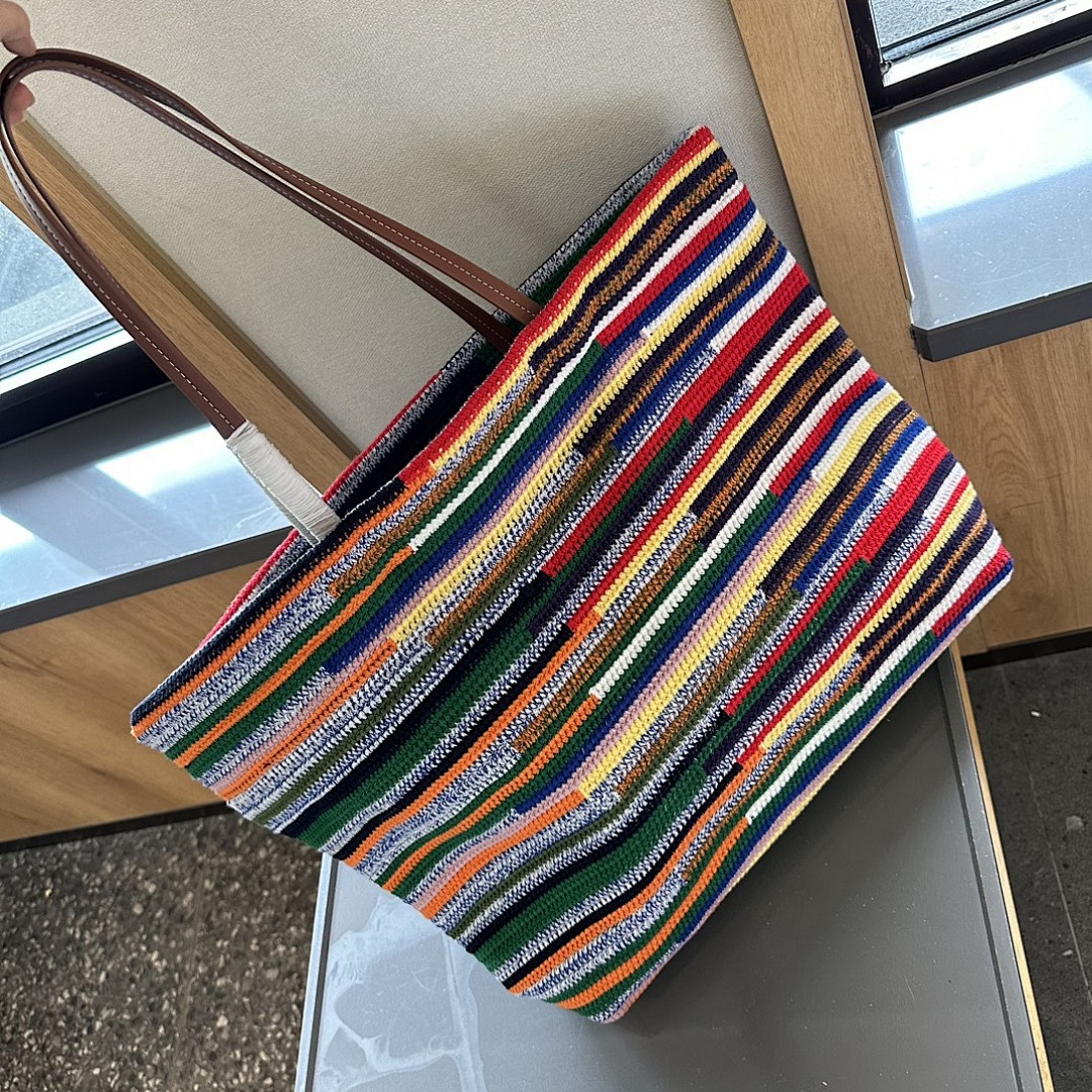 Miu Miu Crochet Stripe Vertical Tote · Y167M — תמונה 5