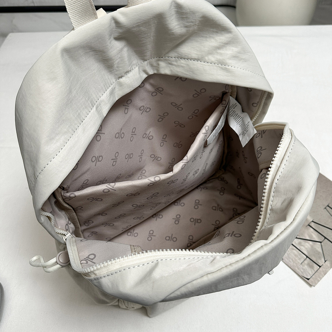 Alo Yoga Commuter Backpack · TRZ9 — תמונה 3