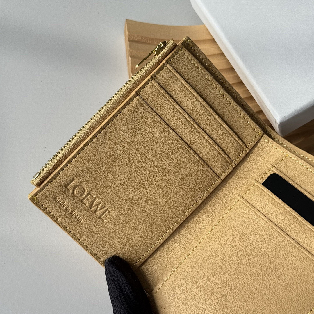 Loewe Anagram · J2LE — תמונה 8