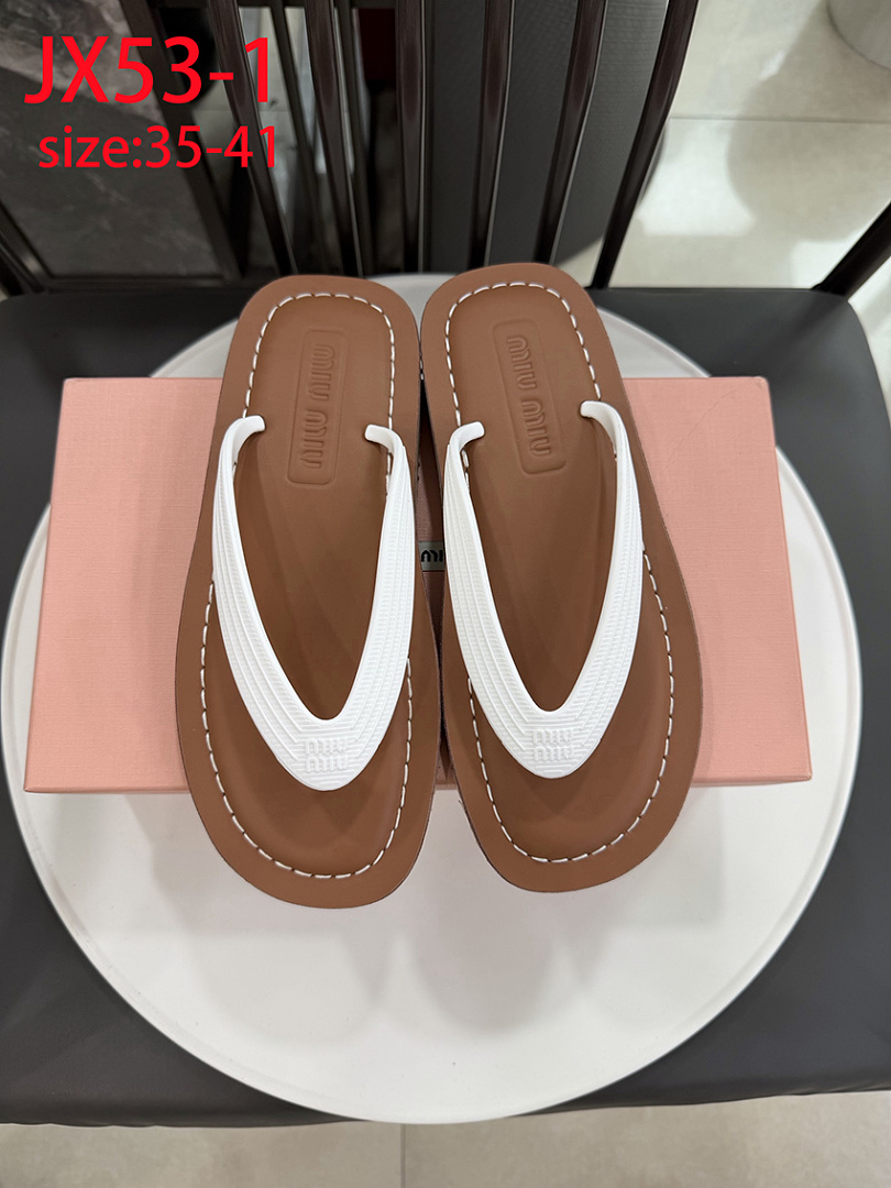 Miu Miu Logo Flat Thong Sandals · JX53 — תמונה 5