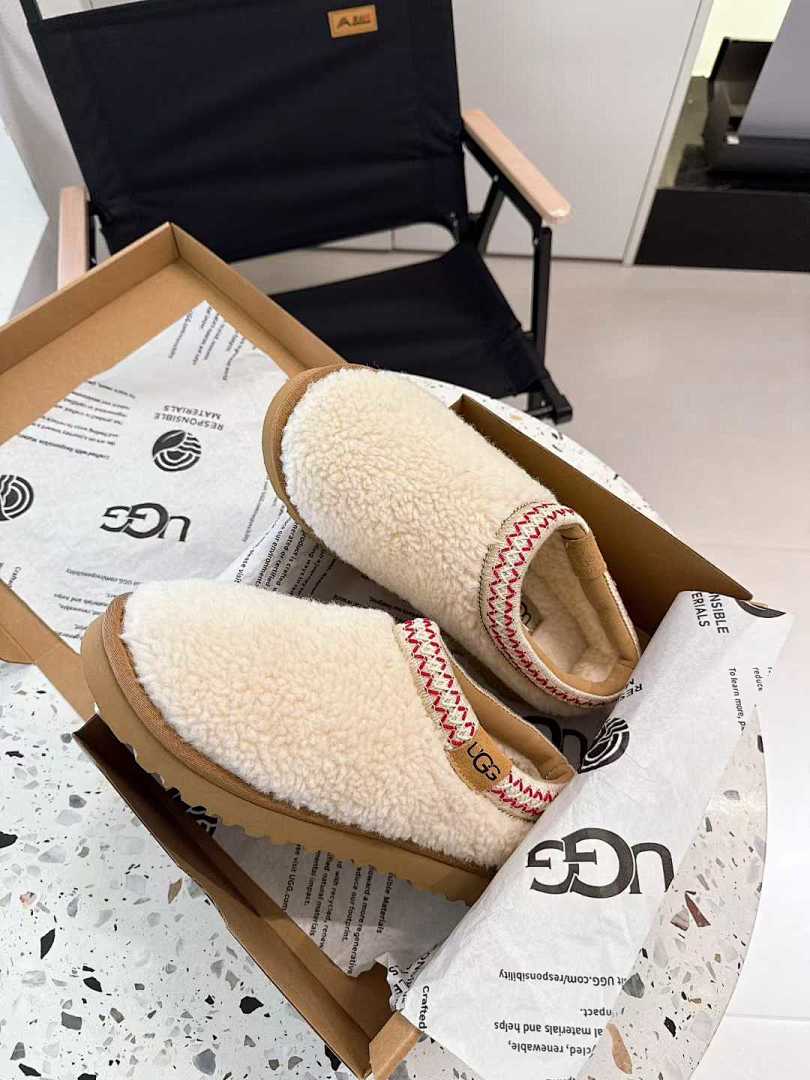 UGG Tasman Maxi Curly · Y012 — תמונה 6