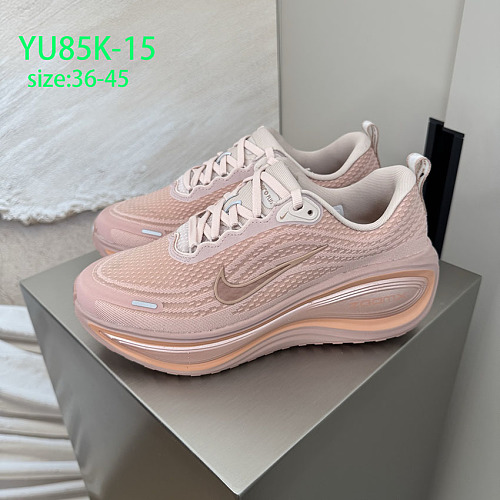 Nike Vomero Plus · YU85K