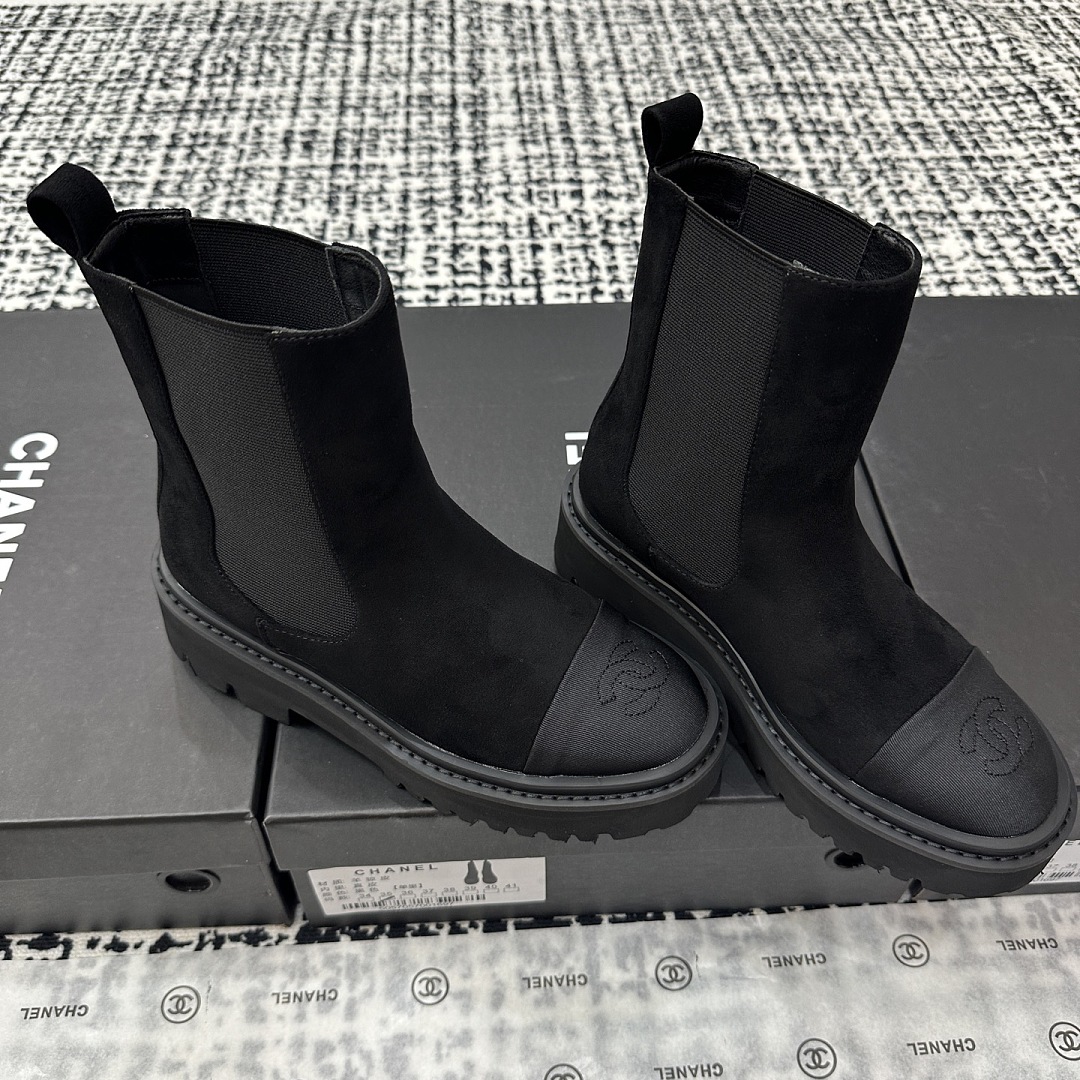 Chanel Cap Toe CC Short Boots · 6TB5 — תמונה 3