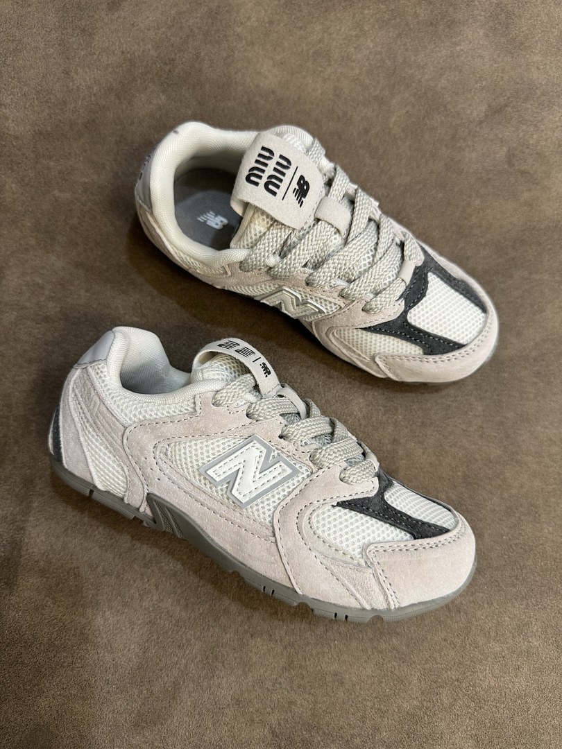 New Balance 530 · BY89