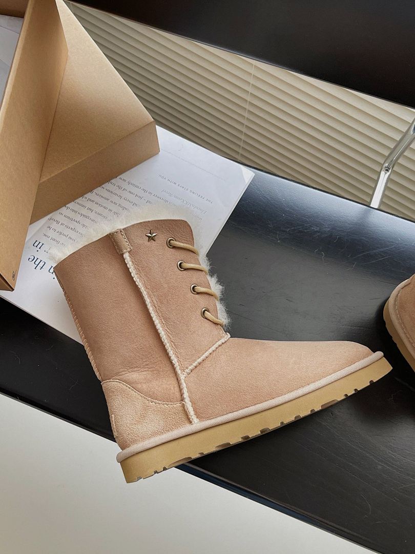 UGG — מגפיים · M7G6 — תמונה 5