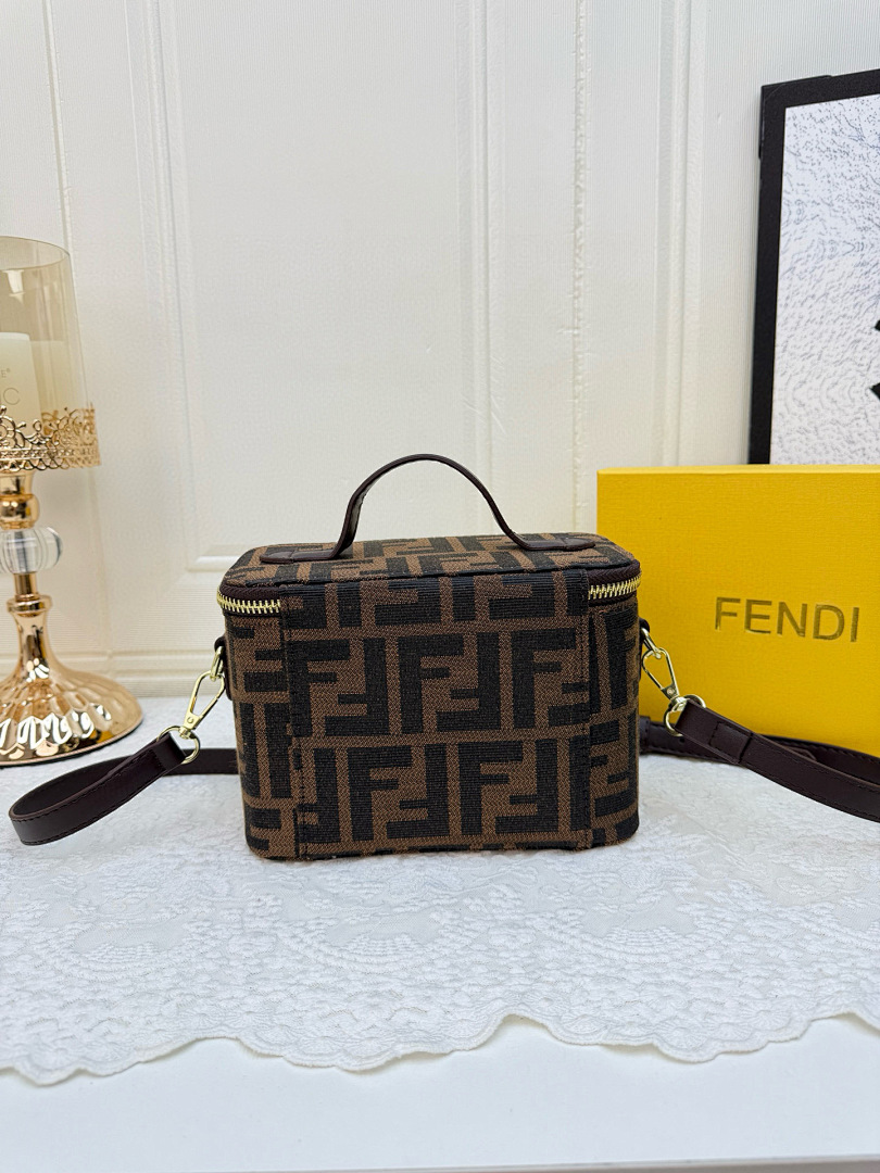 Fendi Vanity · 9E4P — תמונה 10