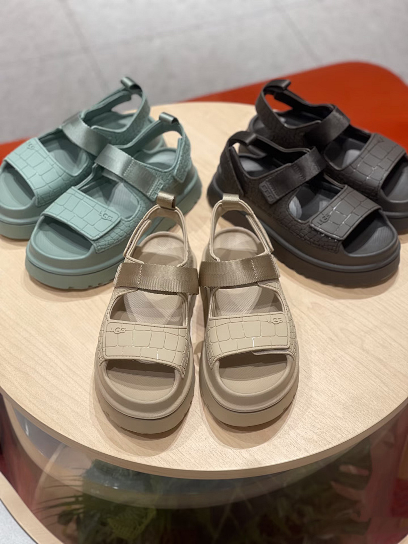 UGG GoldenGlow Embossed Sandal · ZH669 — תמונה 11