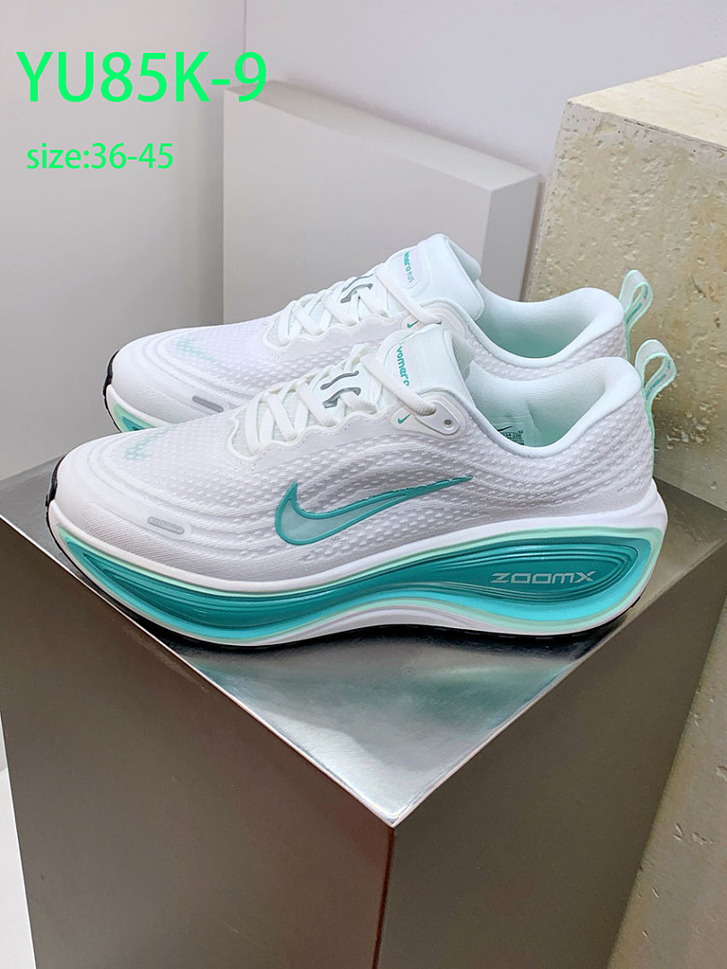 Nike Vomero Plus · YU85K — תמונה 11