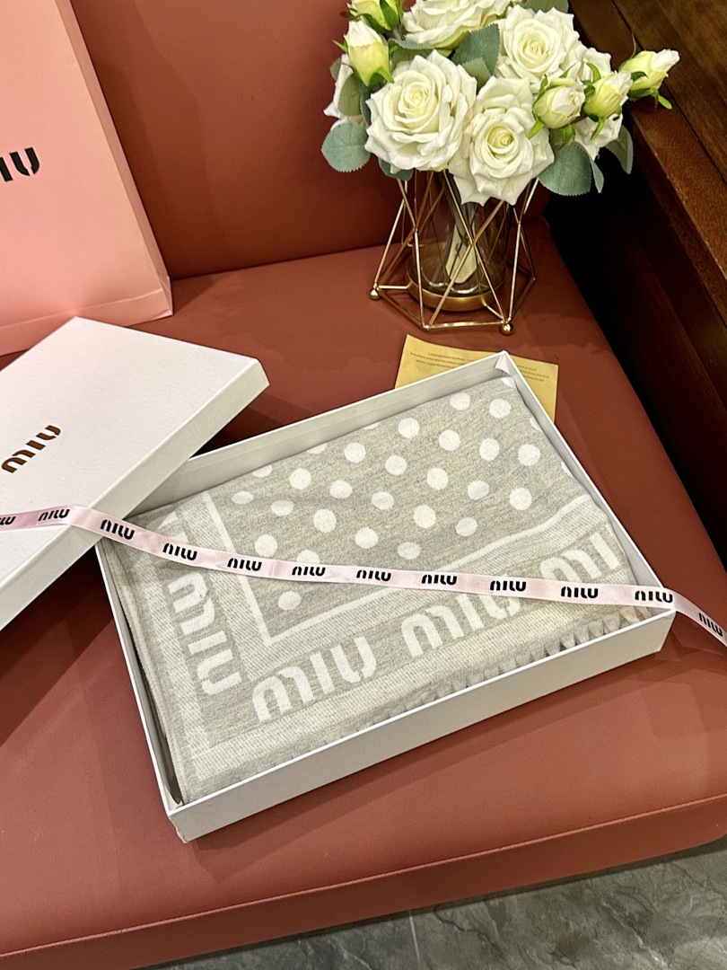 Miu Miu — צעיף · HS5Q — תמונה 3