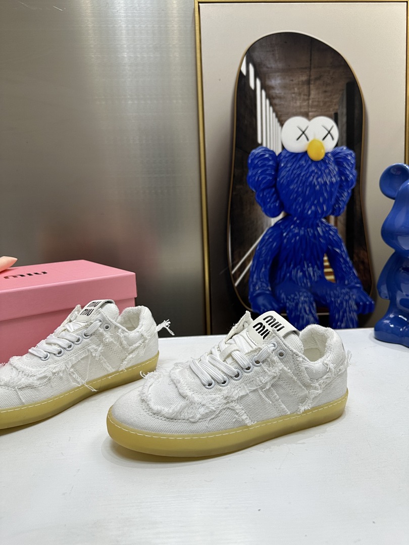 Miu Miu Canvas Sneakers · G65M — תמונה 14