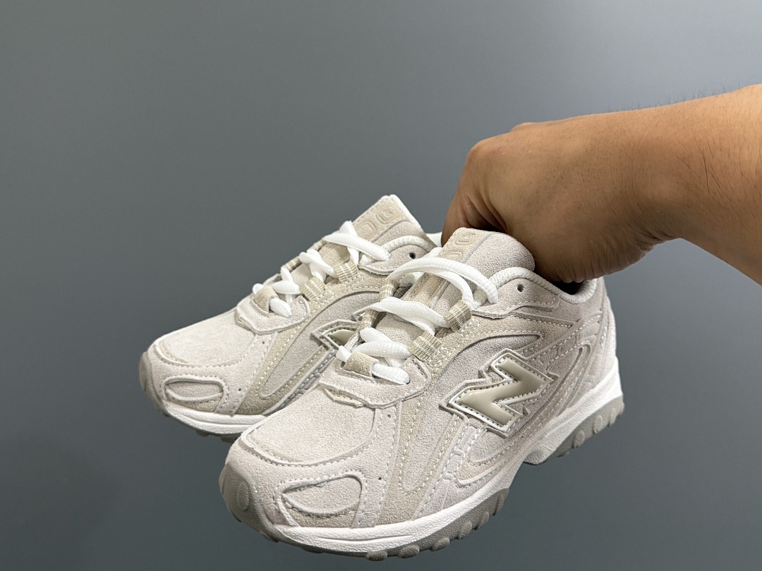 New Balance 204L · N204