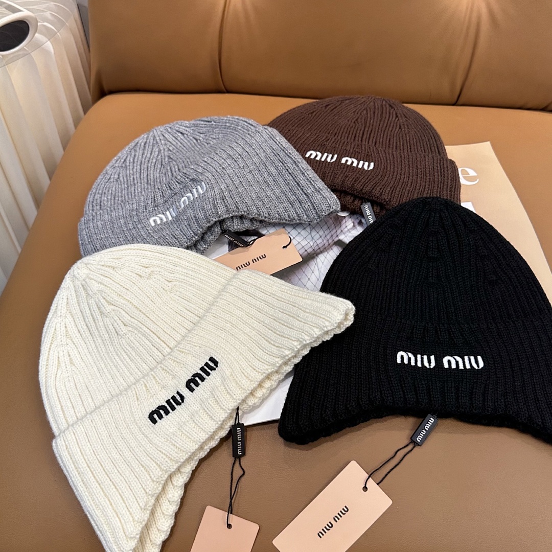 Miu Miu Wool And Cashmere Beanie · JSU8 — תמונה 10