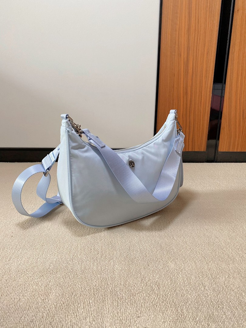 Lululemon City Essentials Small Shoulder Bag · ACC3 — תמונה 5
