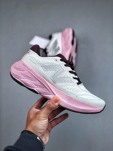 New Balance 880v15 · B800