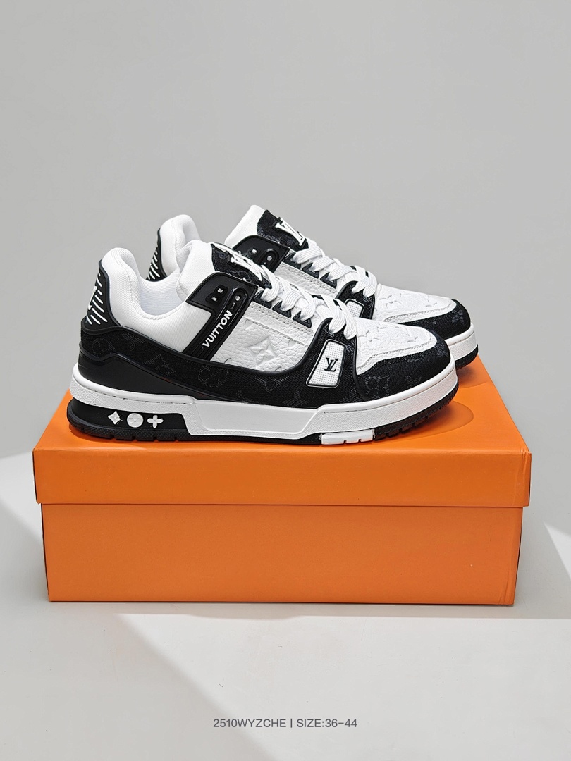 Louis Vuitton LV Trainer · M35L