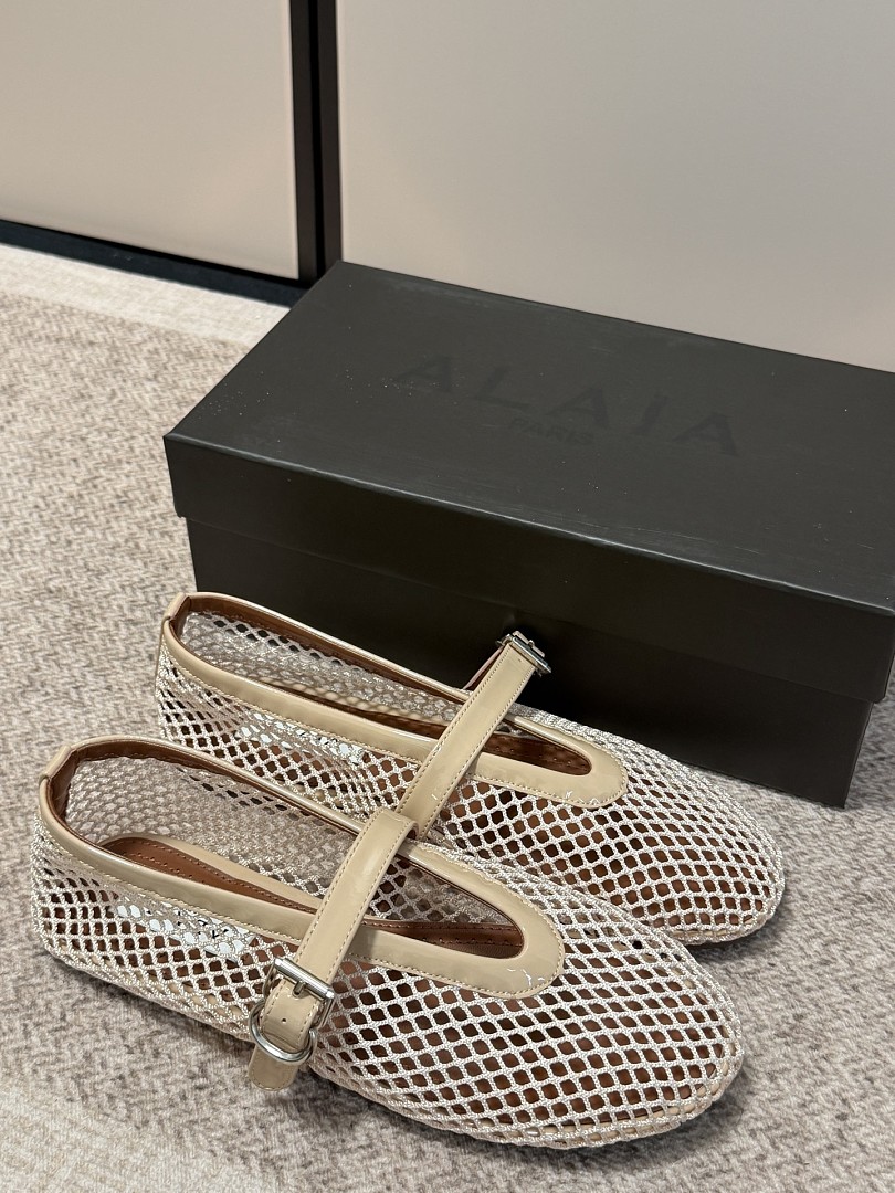 ALAÏA Fishnet Ballerina Flat · JX9L — תמונה 6