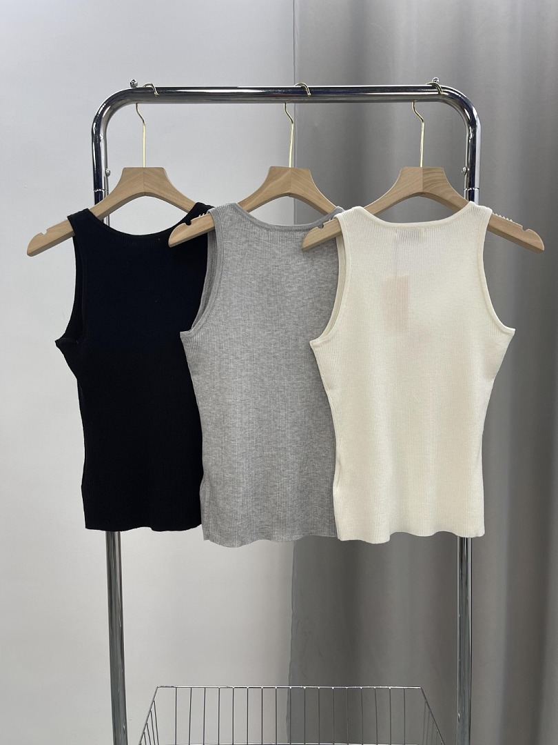 Miu Miu Ribbed Tank Top · P5R1 — תמונה 9