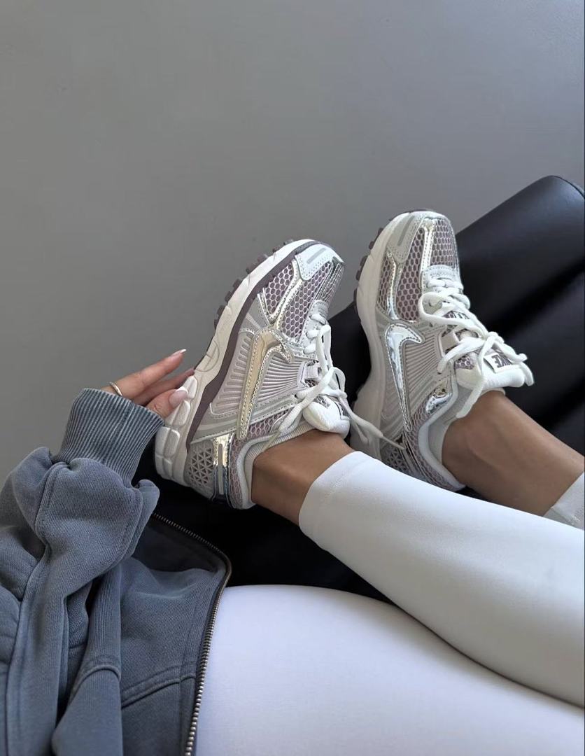 Nike Air Zoom Vomero 5 · E36J — תמונה 5