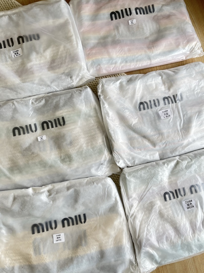 Miu Miu — תיק כתף · M8Y — תמונה 5