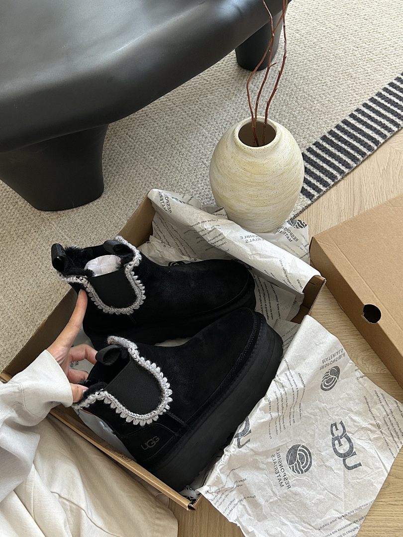 UGG — מגפיים · Y93G — תמונה 9