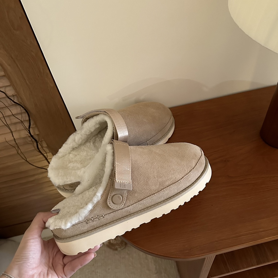 UGG — נעלי בית · M8C6 — תמונה 13