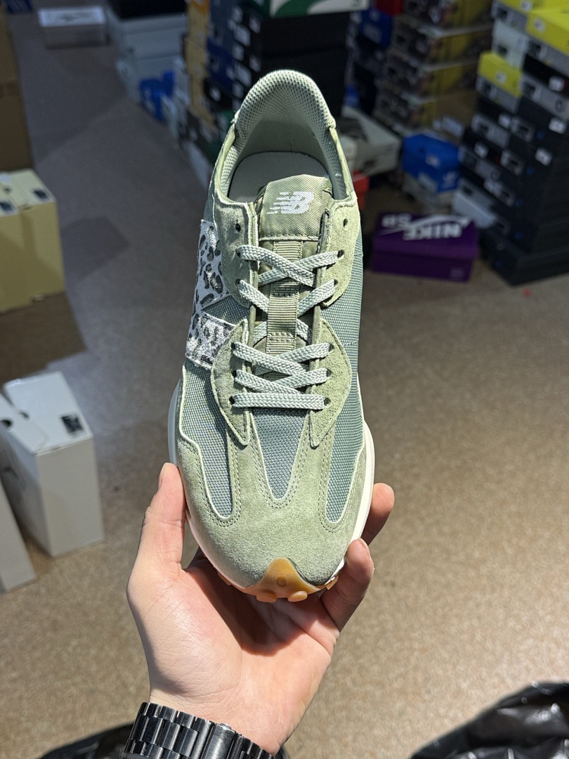 New Balance 327 · AUS8 — תמונה 11