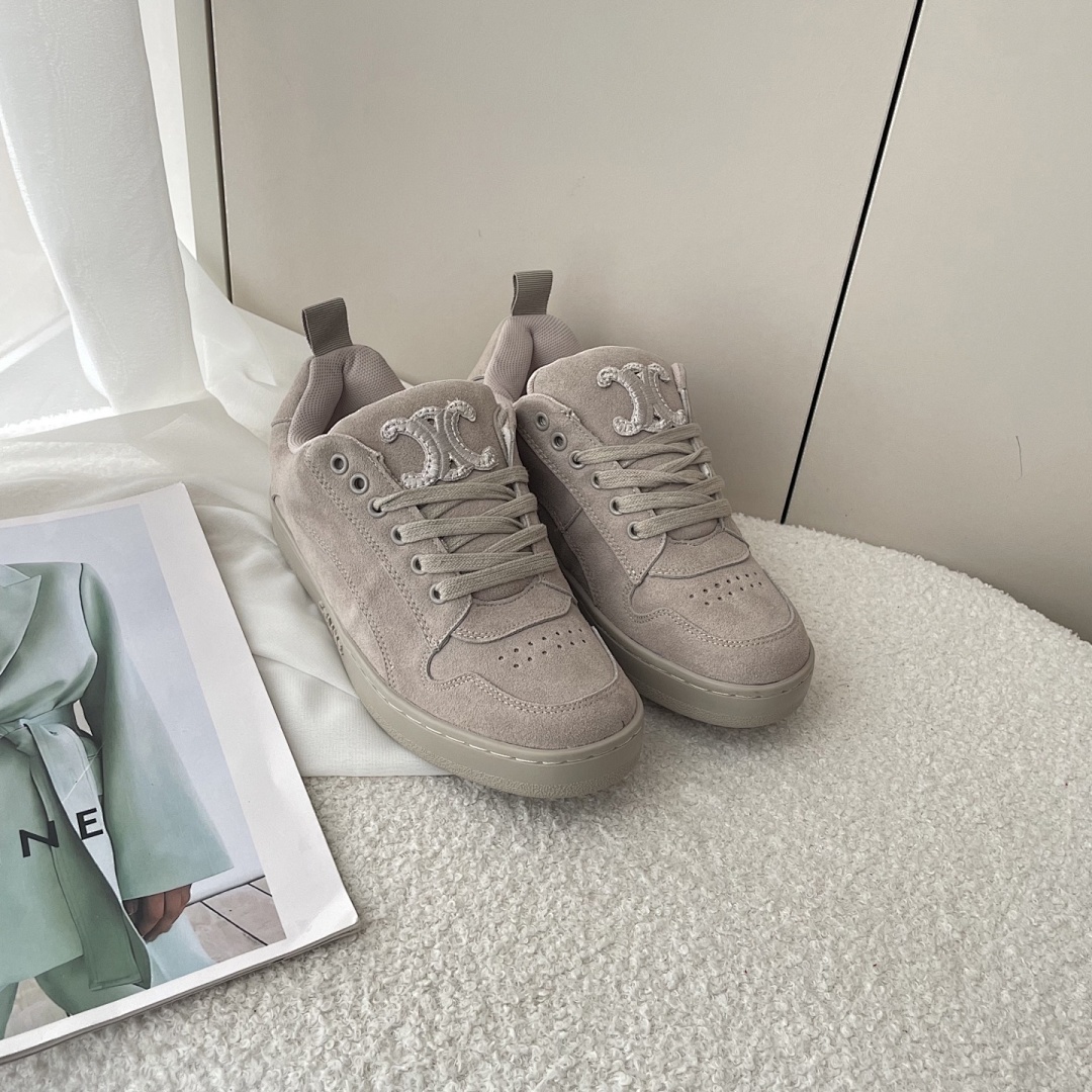 CELINE Huntington Low Lace-up Sneaker · 6SDD