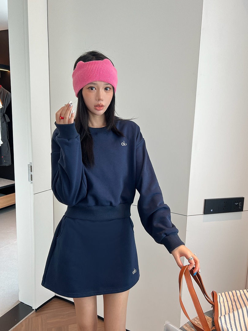 Alo Yoga Accolade Crewneck · LET8 — תמונה 18
