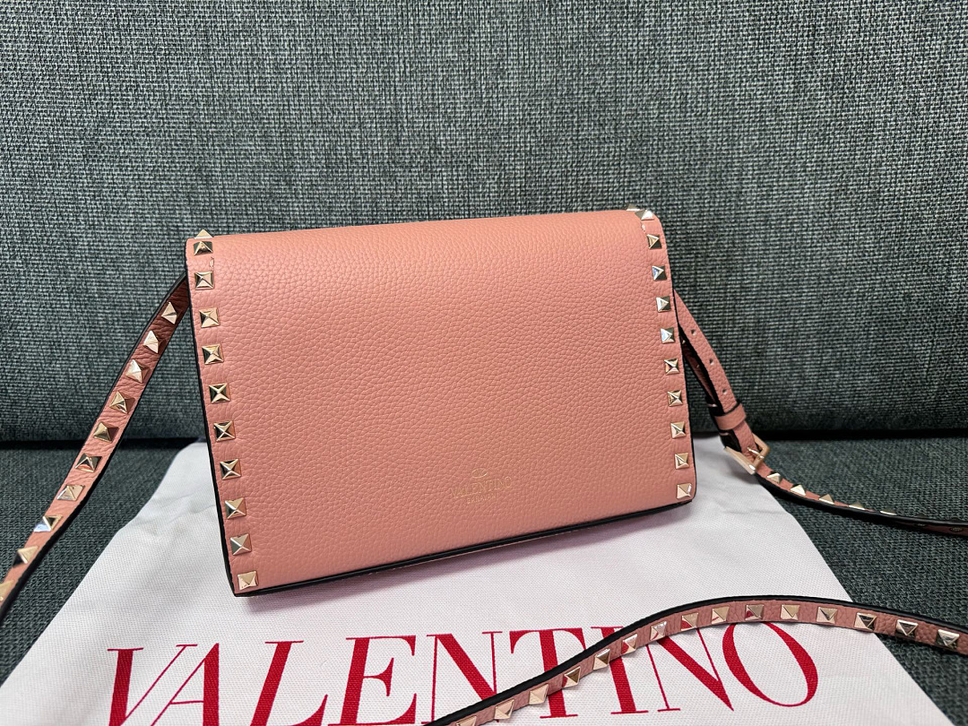 Valentino Rockstud · S65J — תמונה 4