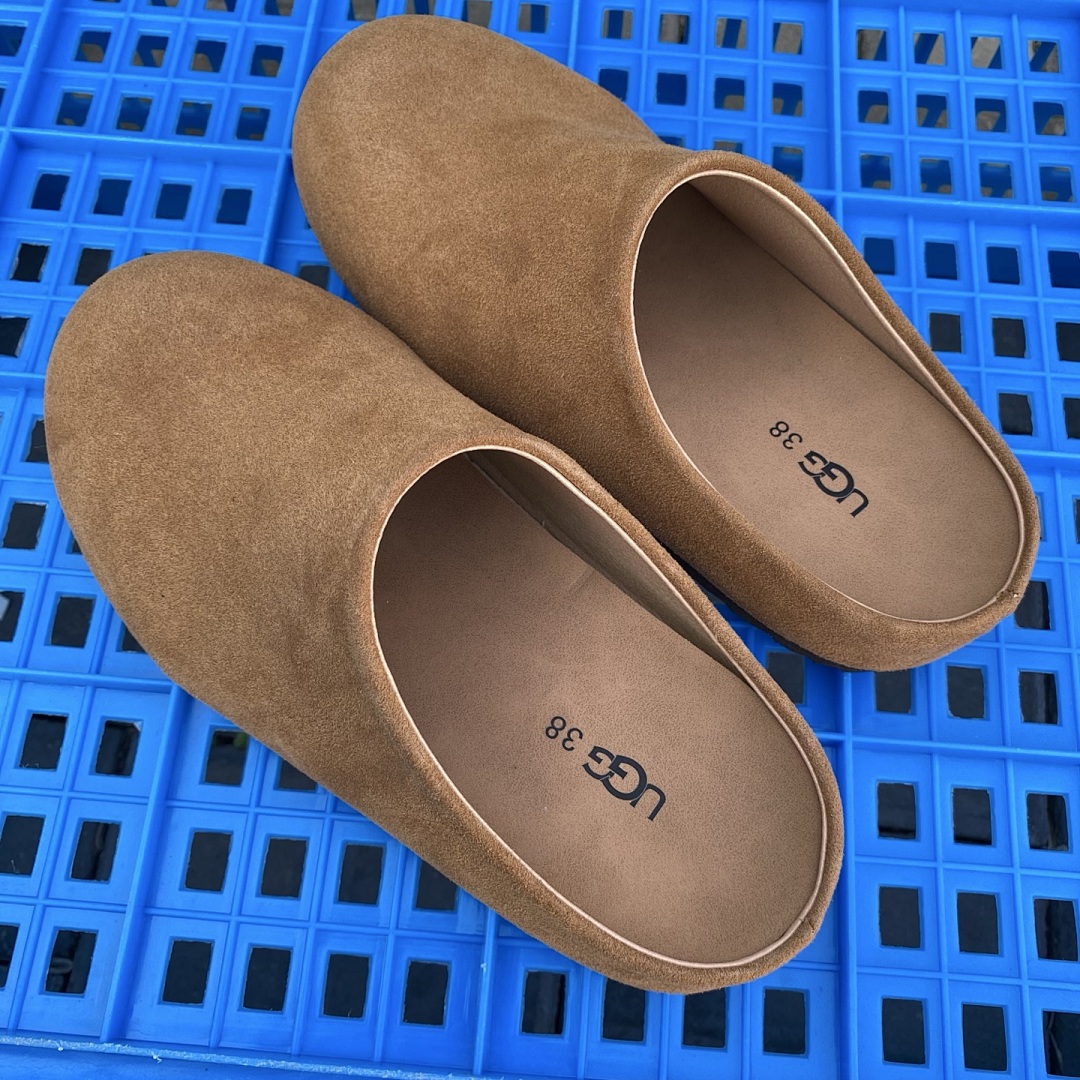UGG — נעלי בית · A8BG — תמונה 7