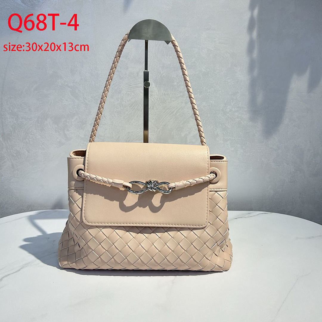 Bottega Veneta Andiamo Messenger · Q68T — תמונה 10