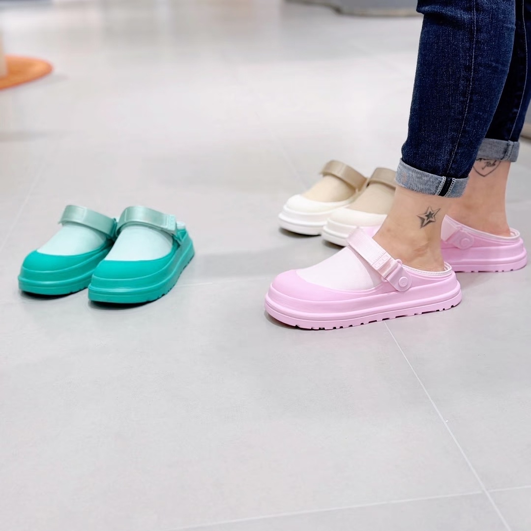 GU UGG Golden Glow Canvas Clog 75$ — תמונה 3