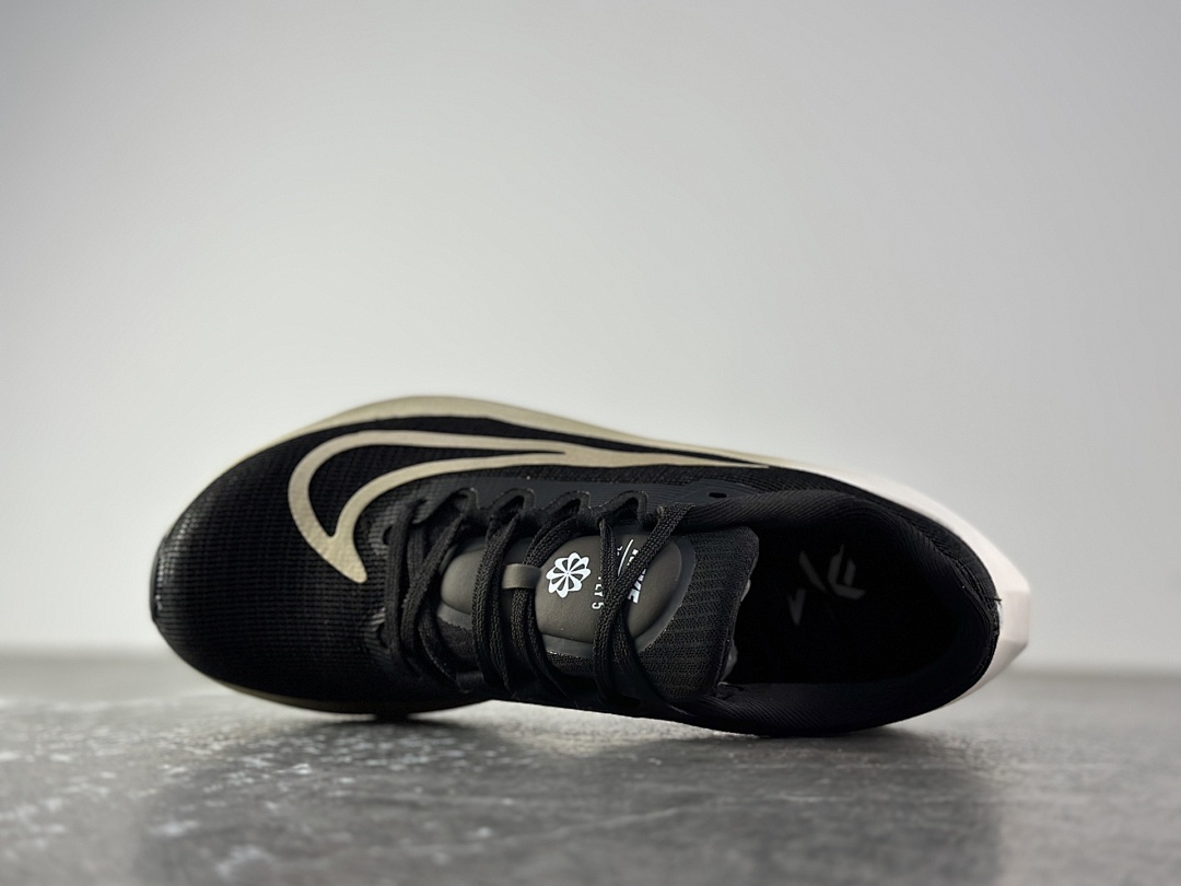 Nike Zoom Fly 5 · W8E9 — תמונה 9