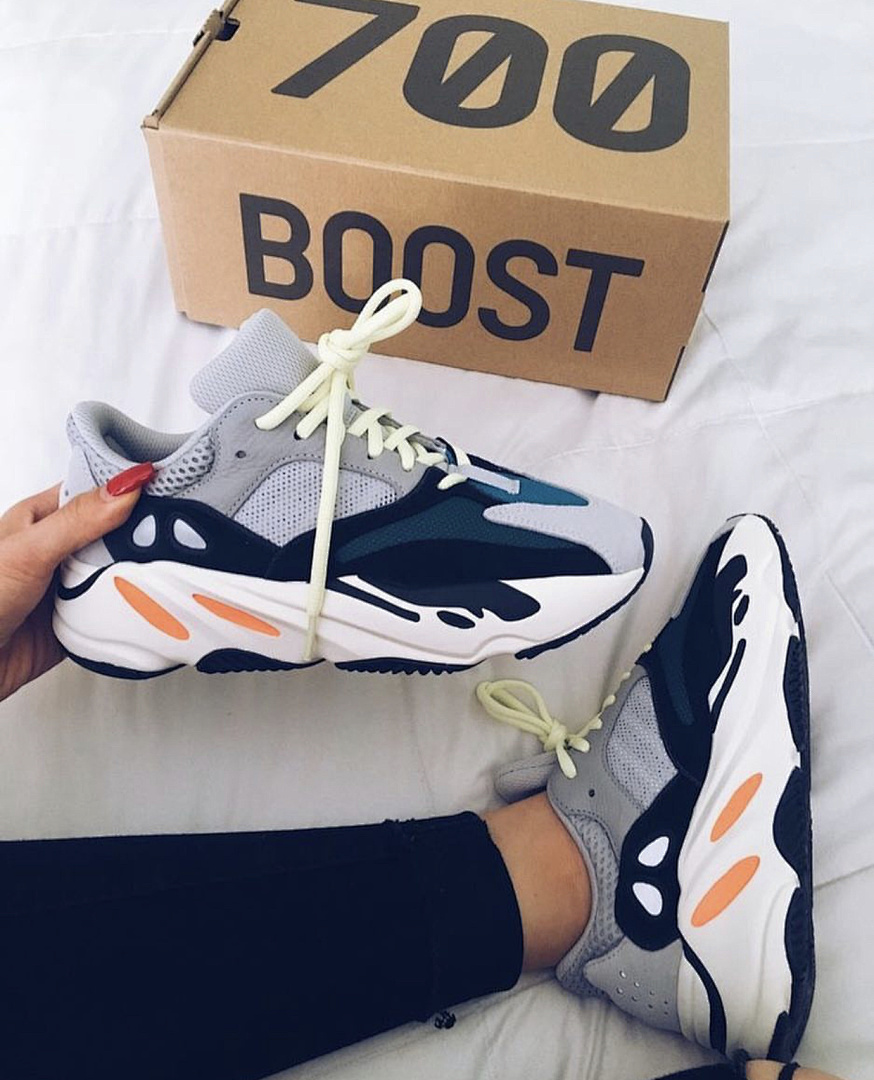 Adidas Yeezy Boost 700 Wave Runner · J3A1