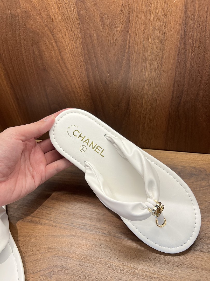 Chanel Quilted Thong Sandals · DS36 — תמונה 6