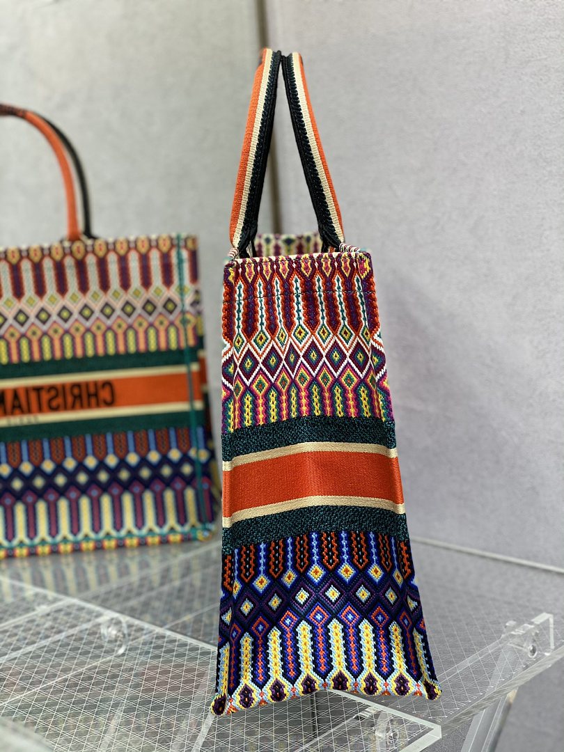 Christian Dior Book Tote · P37R — תמונה 5