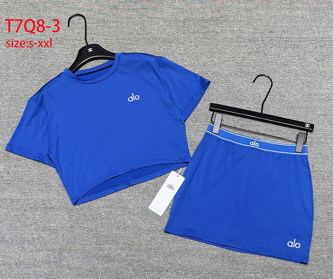 Alo Yoga — סט חצאית וטופ · T7Q8 — תמונה 3
