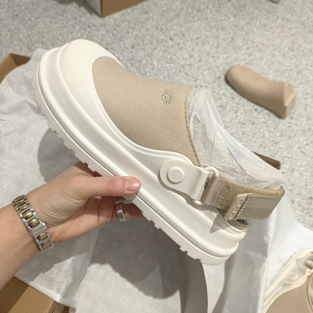 GU UGG Golden Glow Canvas Clog 75$ — תמונה 7